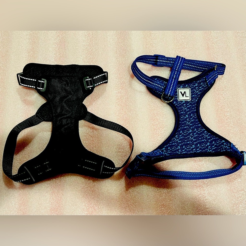 2 Dog Harnesses for 20-27 pounds Medium.